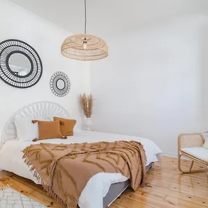 casa-boma-lisboa-brighting-and-charming-apartment-lapa-vi.hotels-lisbon-portugal.com/