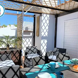 duplex-apartment-with-terrace-in-cascais-downtown.hotels-lisbon-portugal.com/